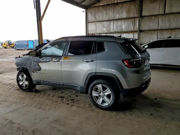 3C4NJDBB7NT110143 2022 JEEP COMPASS - Image 2