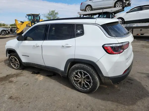 3C4NJDBB7NT110689 2022 JEEP COMPASS - Image 2