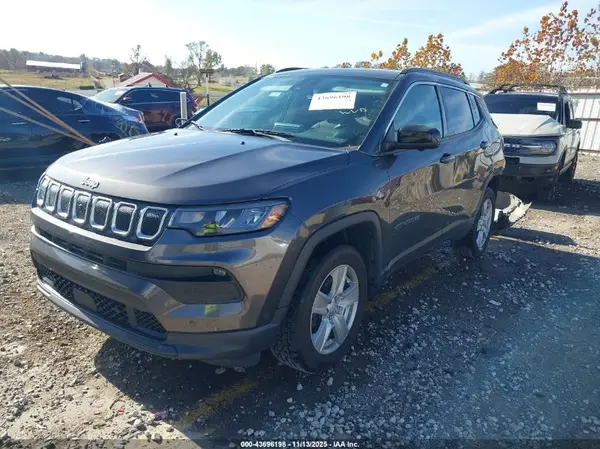 3C4NJDBB7NT111468 2022 JEEP COMPASS - Image 2