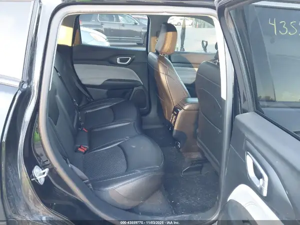 3C4NJDBB7NT114645 2022 JEEP COMPASS - Image 8