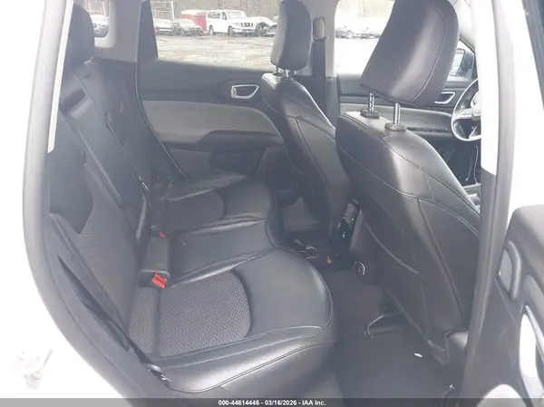 3C4NJDBB7NT116525 2022 JEEP COMPASS - Image 8