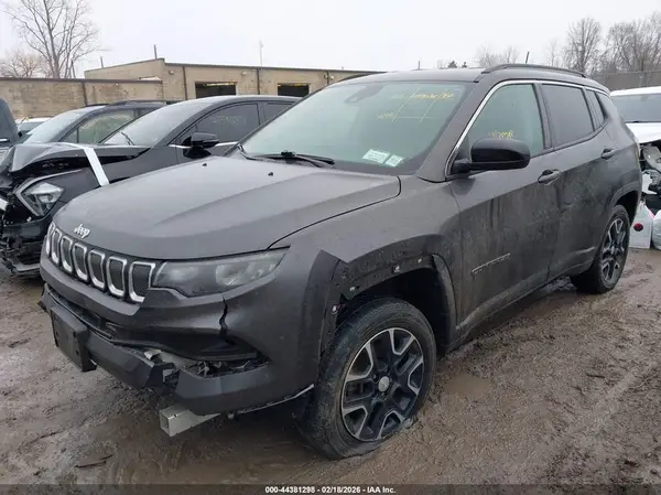3C4NJDBB7NT121126 2022 JEEP COMPASS - Image 2