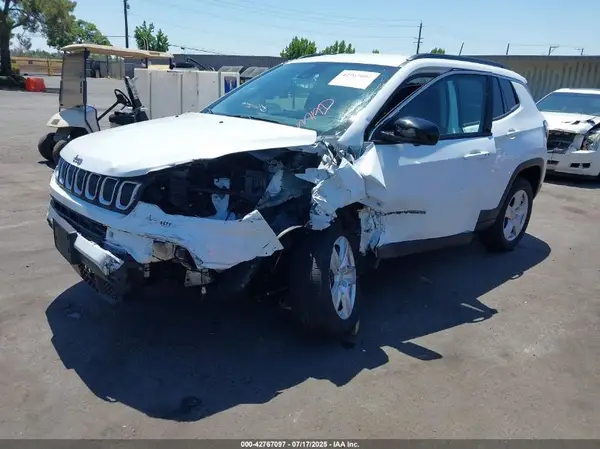 3C4NJDBB7NT131221 2022 JEEP COMPASS - Image 2