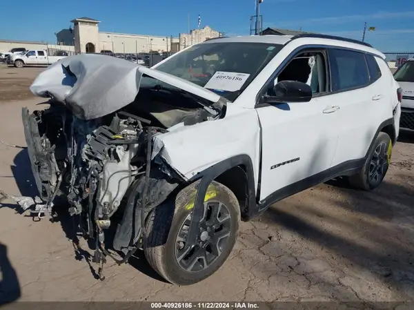 3C4NJDBB7NT131817 2022 JEEP COMPASS - Image 2
