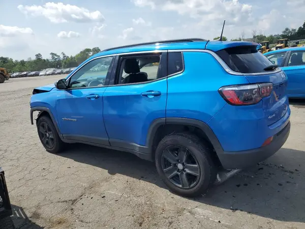 3C4NJDBB7NT132739 2022 JEEP COMPASS - Image 2