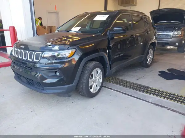 3C4NJDBB7NT143854 2022 JEEP COMPASS - Image 2