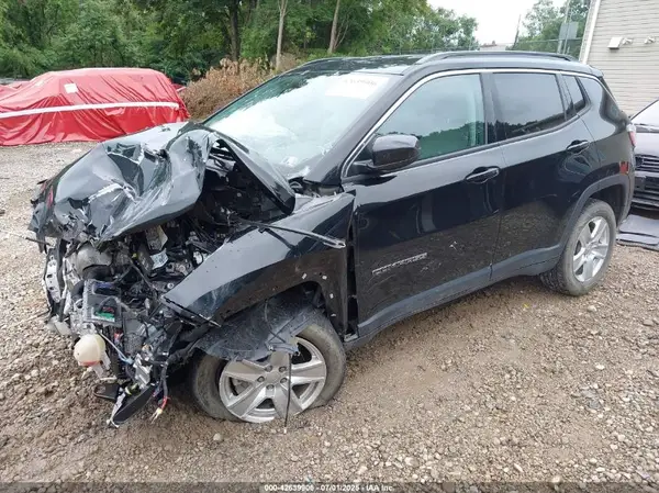 3C4NJDBB7NT152568 2022 JEEP COMPASS - Image 2
