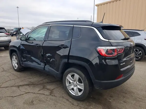 3C4NJDBB7NT165644 2022 JEEP COMPASS - Image 2