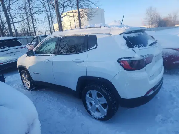 3C4NJDBB7NT166017 2022 JEEP COMPASS - Image 2