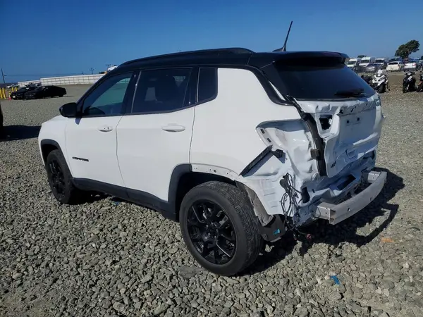 3C4NJDBB7NT182198 2022 JEEP COMPASS - Image 2