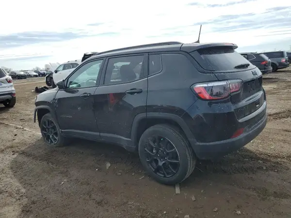3C4NJDBB7NT194299 2022 JEEP COMPASS - Image 2