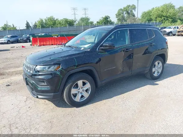 3C4NJDBB7NT215717 2022 JEEP COMPASS - Image 2