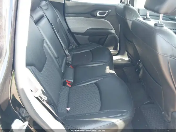 3C4NJDBB7NT215717 2022 JEEP COMPASS - Image 8
