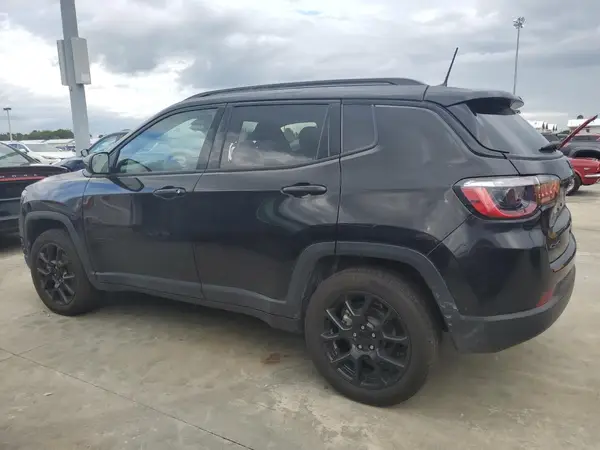 3C4NJDBB7NT219749 2022 JEEP COMPASS - Image 2