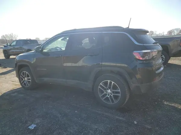 3C4NJDBB8HT616908 2017 JEEP COMPASS - Image 2