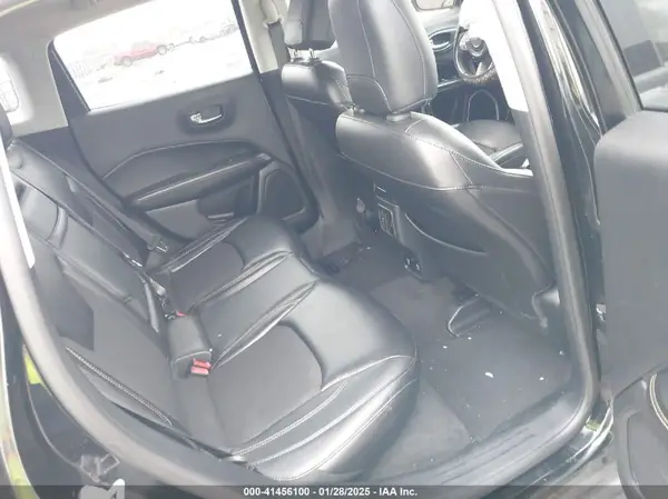 3C4NJDBB8HT624894 2017 JEEP COMPASS - Image 8
