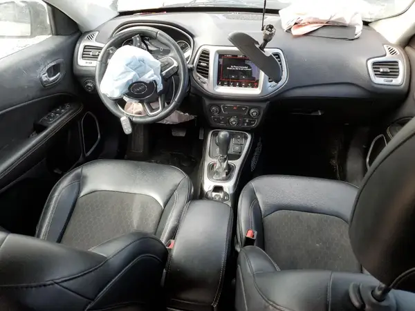 3C4NJDBB8HT628069 2017 JEEP COMPASS - Image 8