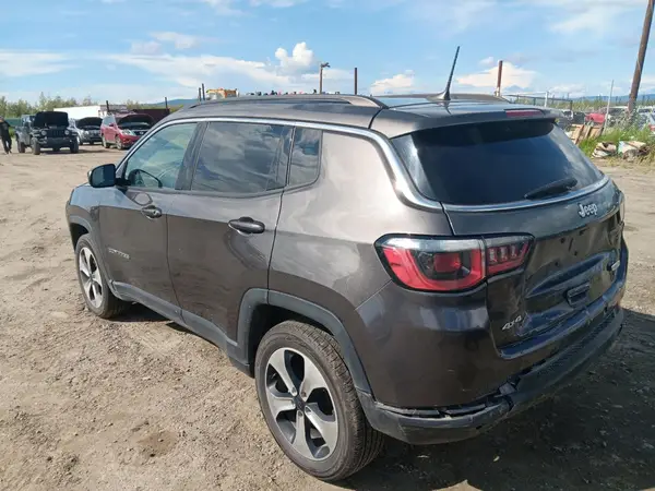 3C4NJDBB8HT628086 2017 JEEP COMPASS - Image 2