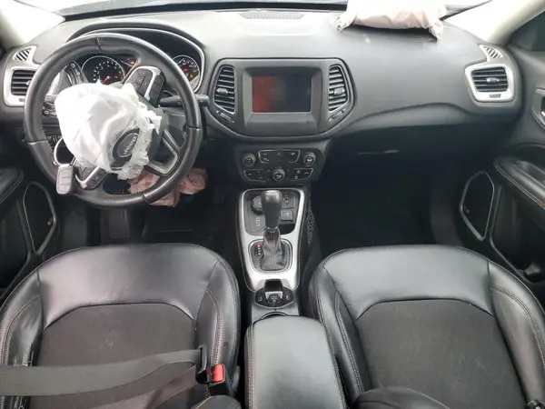 3C4NJDBB8HT646085 2017 JEEP COMPASS - Image 8
