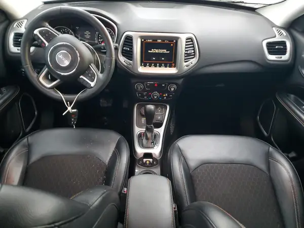 3C4NJDBB8HT651318 2017 JEEP COMPASS - Image 8
