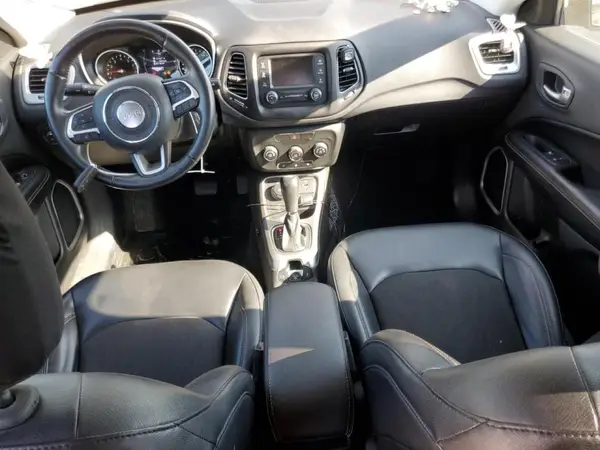 3C4NJDBB8HT651948 2017 JEEP COMPASS - Image 8