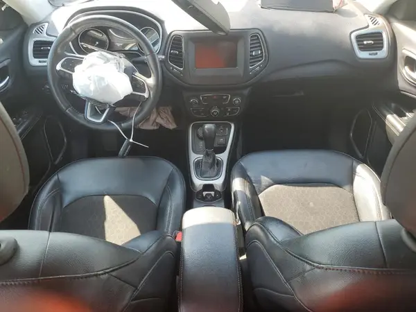 3C4NJDBB8HT654056 2017 JEEP COMPASS - Image 8