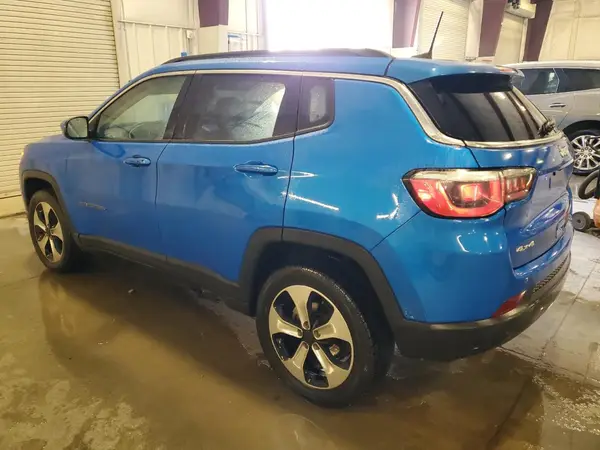 3C4NJDBB8HT656700 2017 JEEP COMPASS - Image 2