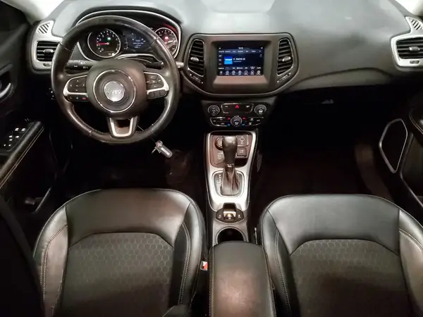 3C4NJDBB8HT656700 2017 JEEP COMPASS - Image 8