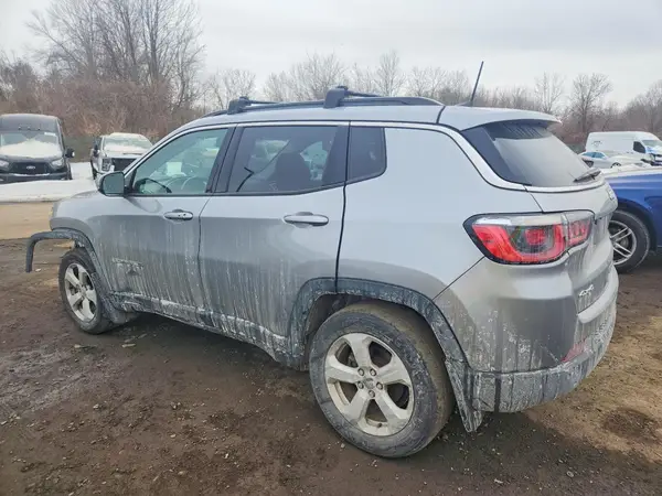 3C4NJDBB8HT660908 2017 JEEP COMPASS - Image 2
