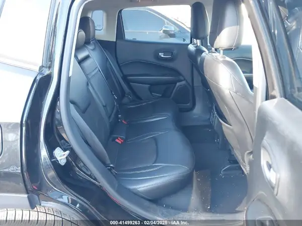 3C4NJDBB8HT679989 2017 JEEP COMPASS - Image 8
