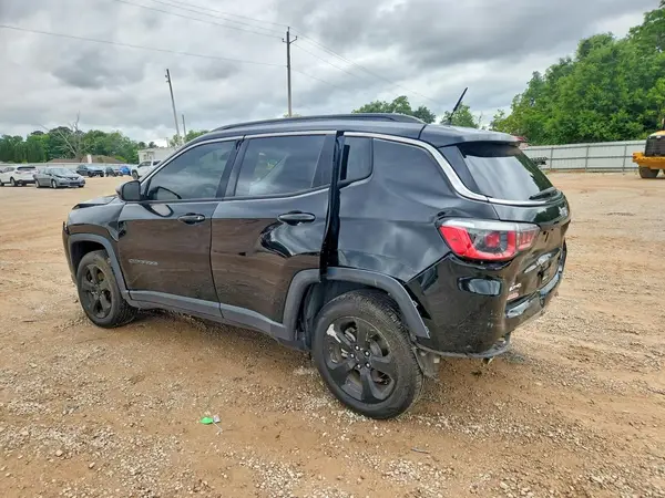 3C4NJDBB8HT679992 2017 JEEP COMPASS - Image 2