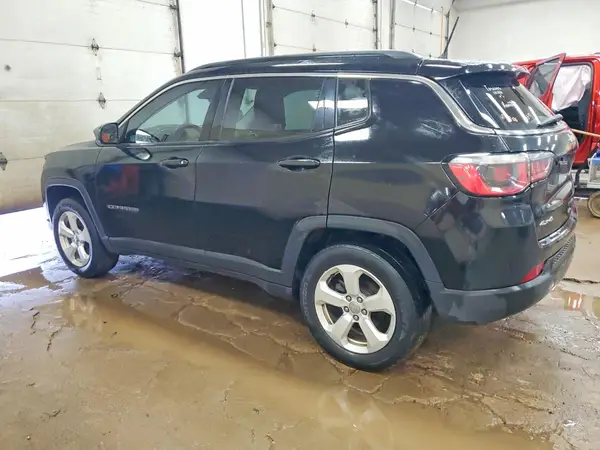 3C4NJDBB8HT687901 2017 JEEP COMPASS - Image 2