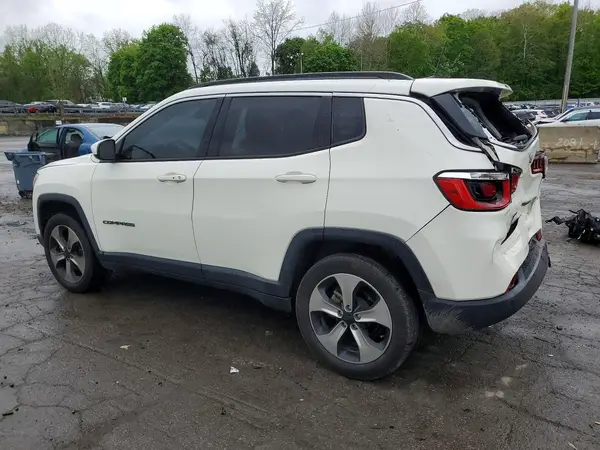 3C4NJDBB8HT689647 2017 JEEP COMPASS - Image 2