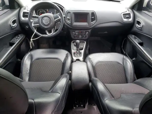 3C4NJDBB8HT689647 2017 JEEP COMPASS - Image 8