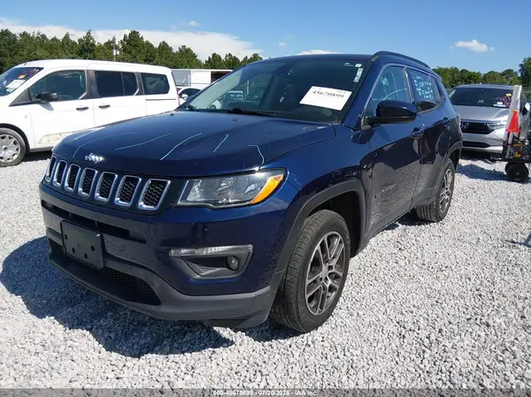 3C4NJDBB8HT692452 2017 JEEP COMPASS - Image 2