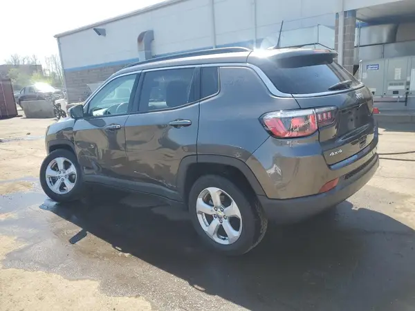 3C4NJDBB8HT692774 2017 JEEP COMPASS - Image 2