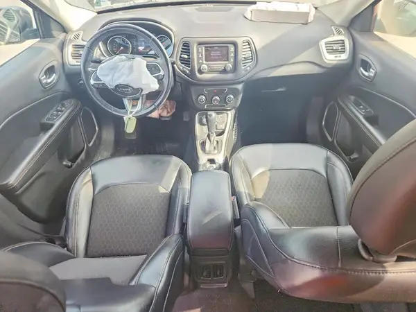 3C4NJDBB8JT103342 2018 JEEP COMPASS - Image 8