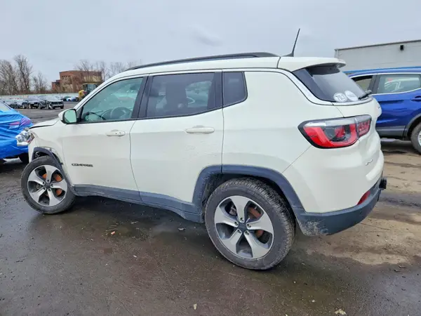 3C4NJDBB8JT104362 2018 JEEP COMPASS - Image 2