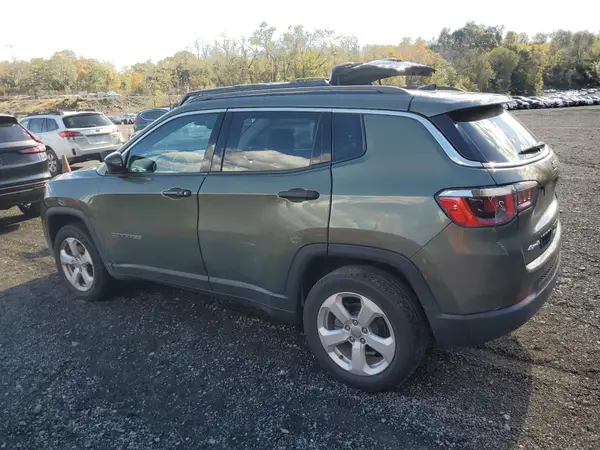 3C4NJDBB8JT116544 2018 JEEP COMPASS - Image 2