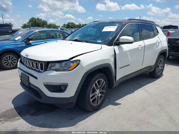 3C4NJDBB8JT117371 2018 JEEP COMPASS - Image 2