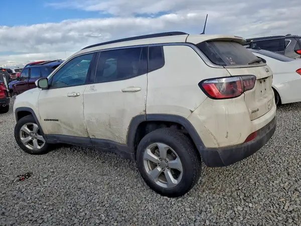 3C4NJDBB8JT131481 2018 JEEP COMPASS - Image 2