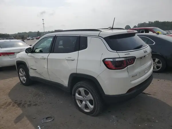 3C4NJDBB8JT135417 2018 JEEP COMPASS - Image 2