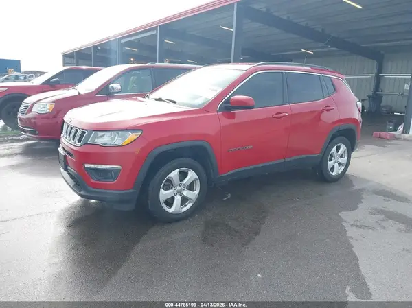 3C4NJDBB8JT139385 2018 JEEP COMPASS - Image 2