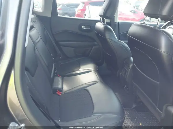 3C4NJDBB8JT143503 2018 JEEP COMPASS - Image 8