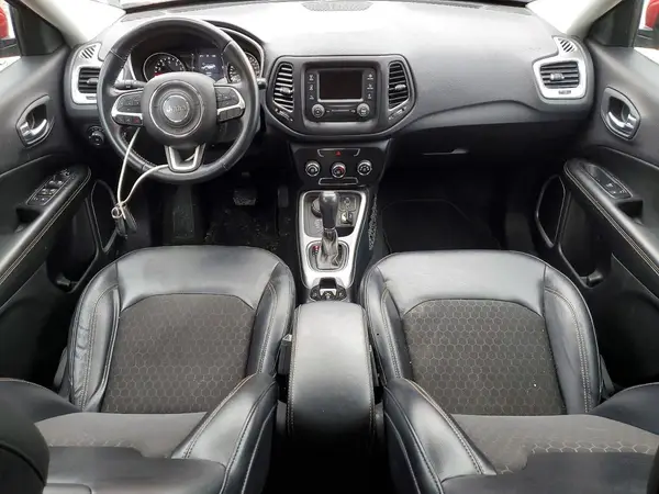 3C4NJDBB8JT145610 2018 JEEP COMPASS - Image 8