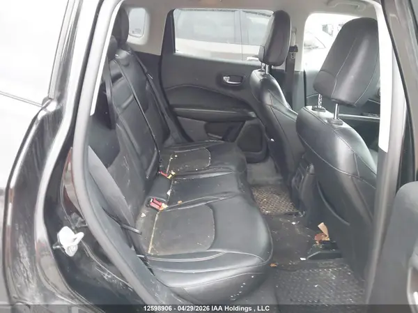 3C4NJDBB8JT145686 2018 JEEP COMPASS - Image 8