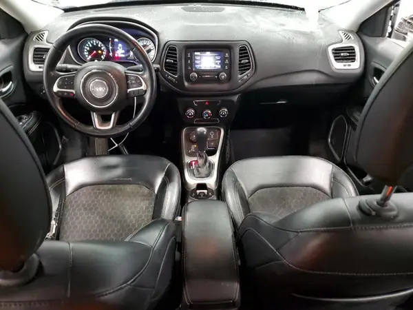 3C4NJDBB8JT145767 2018 JEEP COMPASS - Image 8