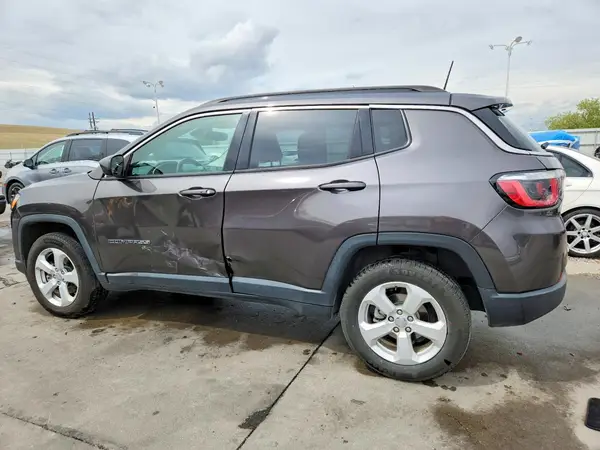 3C4NJDBB8JT167879 2018 JEEP COMPASS - Image 2