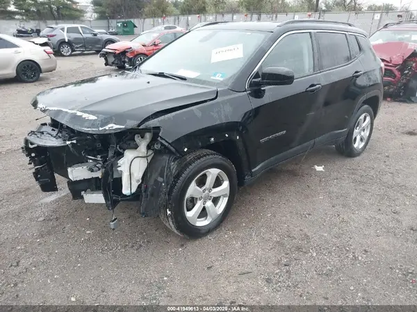 3C4NJDBB8JT169275 2018 JEEP COMPASS - Image 2