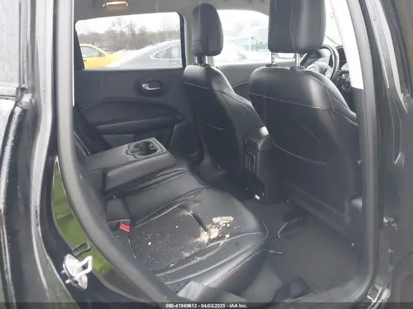 3C4NJDBB8JT169275 2018 JEEP COMPASS - Image 8